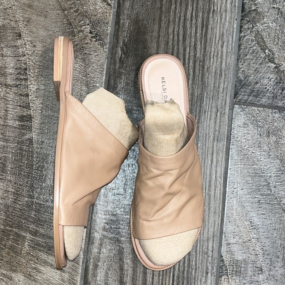 Kelsi Dagger Brooklyn tan/ nude slipon sandals